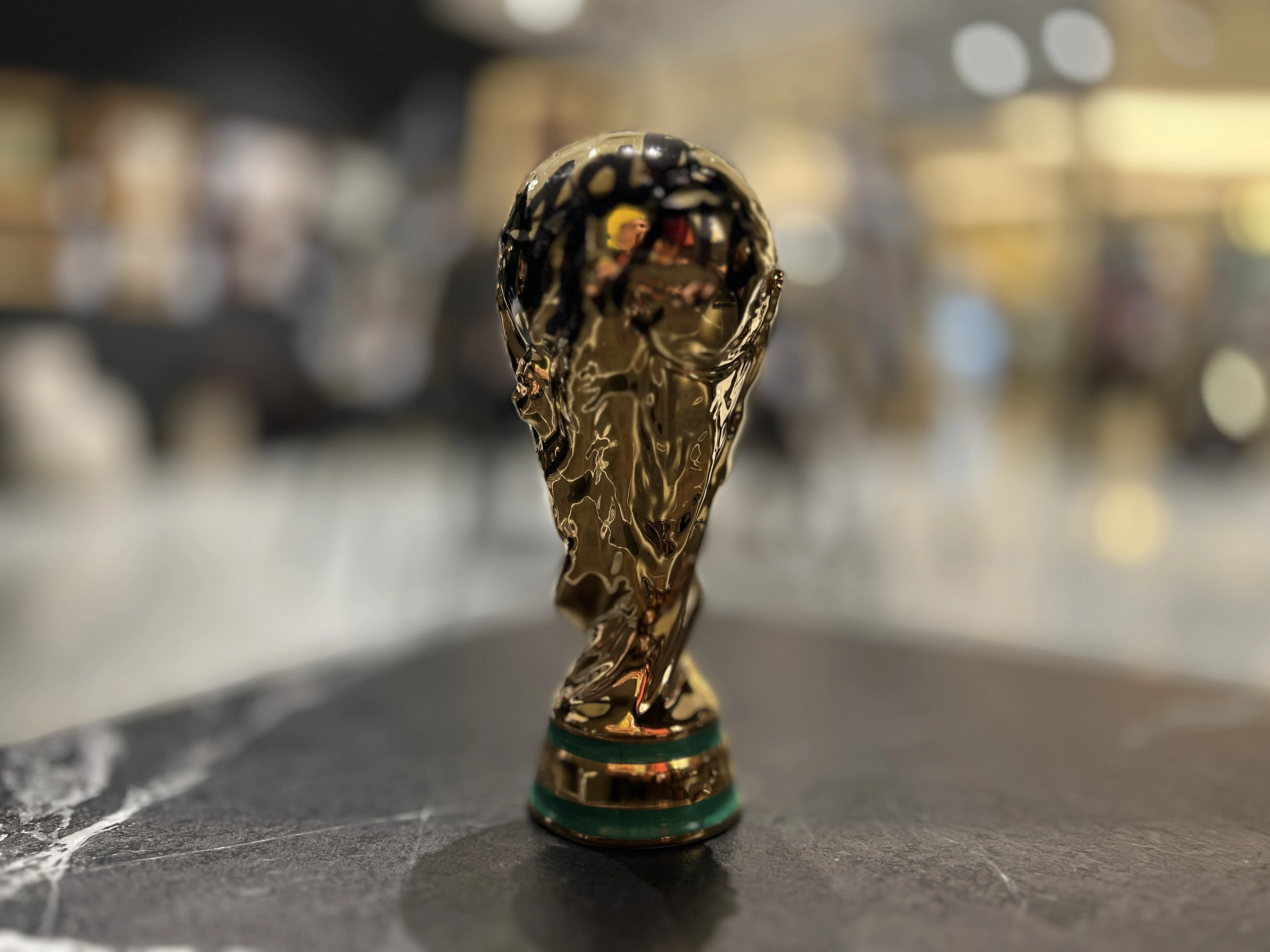 Кубок FIFA 2018 с 2-мя автографами — Александр Ерохин и Алан Дзагоев
