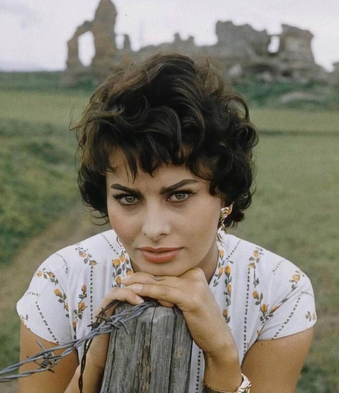 Софи Лорен 1957 год(ей на фото 24) для Life magazine — фото 2