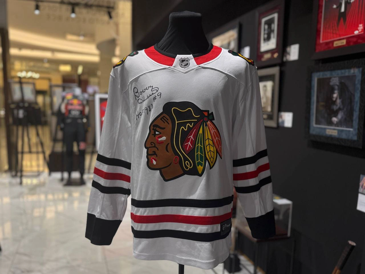 Bobby Hull — Chicago Blackhawks Autographed Jersey