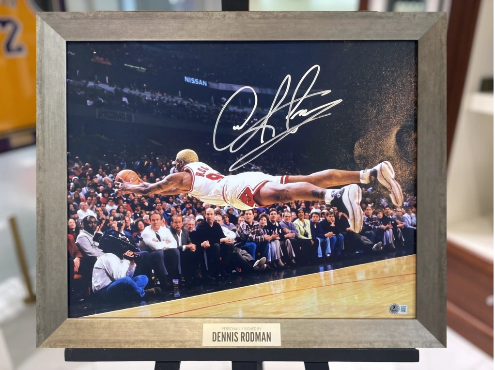 Dennis Rodman (丹尼斯·罗德曼) — Autographed Photo