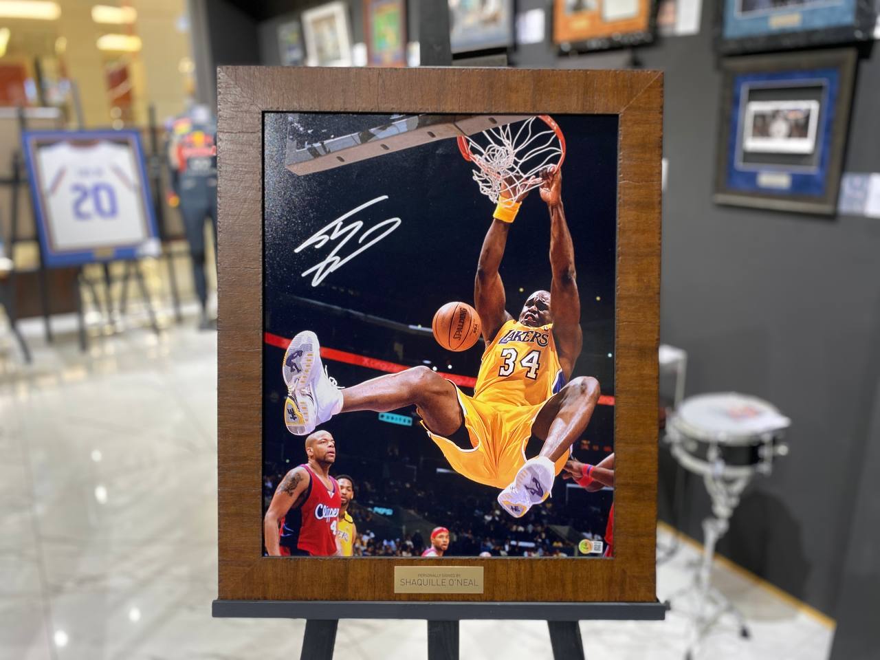 شاكيل أونيل (Shaquille O'Neal) — صورة موقعة