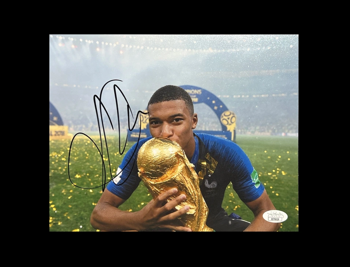 صورة موقعة — كيليان مبابي (Kylian Mbappé) — صورة موقعة