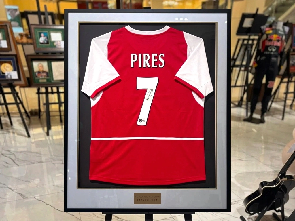Arsenal FC Autographed Football Shirt — Robert Pires — Arsenal FC Autographed Football Shirt